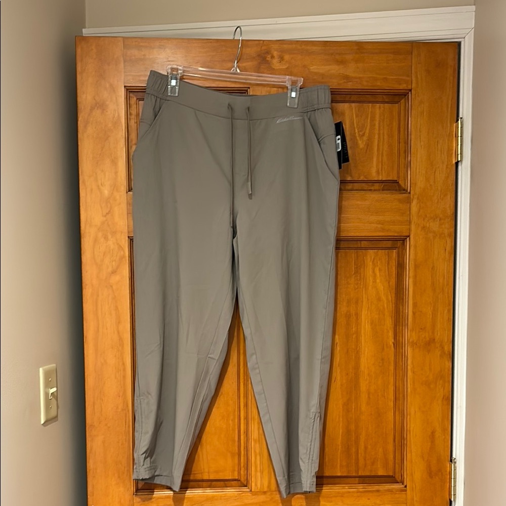 Womens Beige Capri Joggers